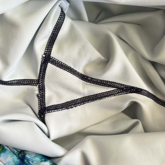 NEW! Athleta Compression Sonar Workout Tights size XS - Picture 5 of 11